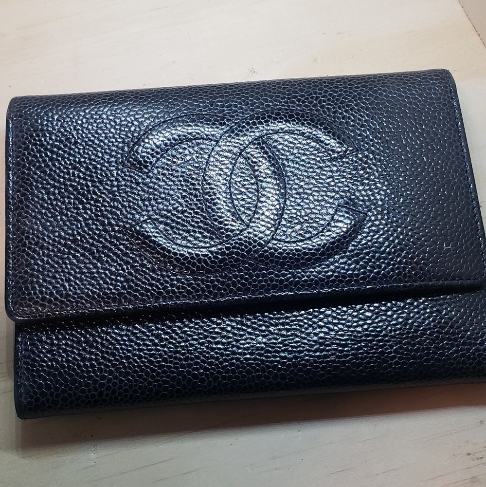 Chanel tri fold